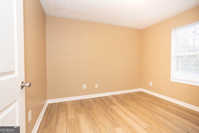 Building Photo - 12303 Fairington Ridge Cir