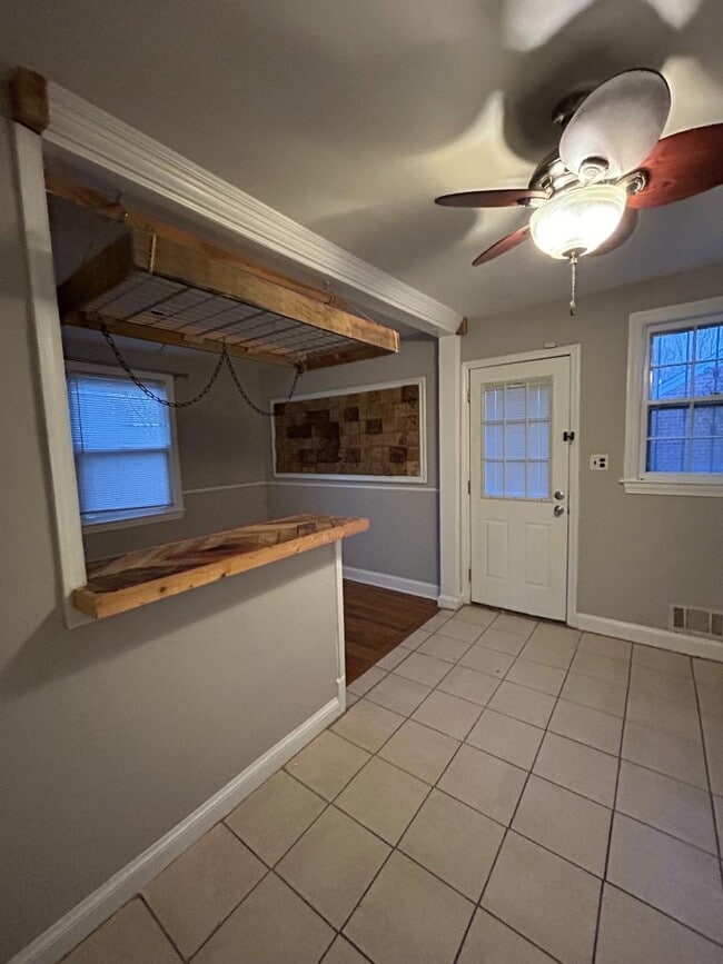 Building Photo - 2707 Fairlawn St