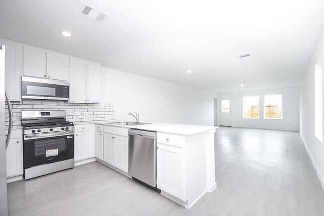 Building Photo - 923 Capracotta Dr