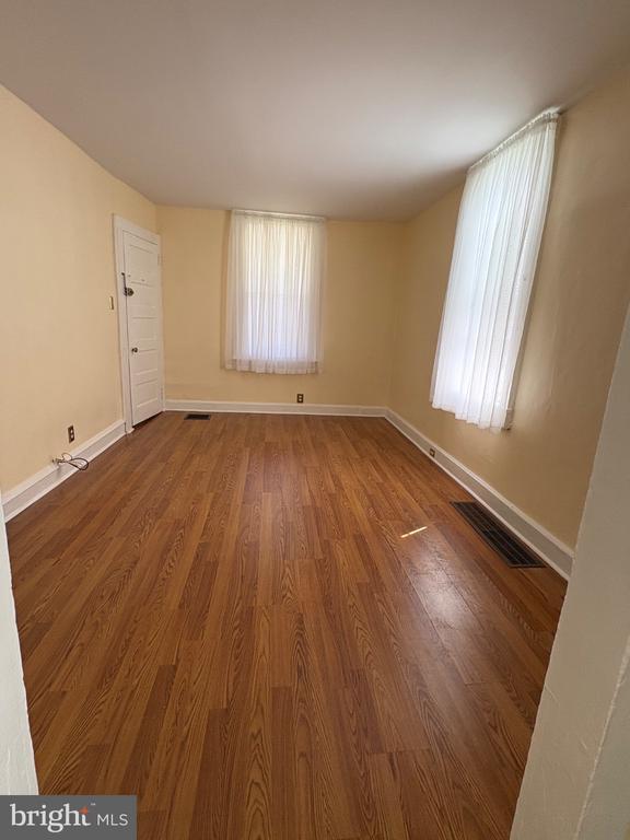 Building Photo - 224 N DELSEA Dr
