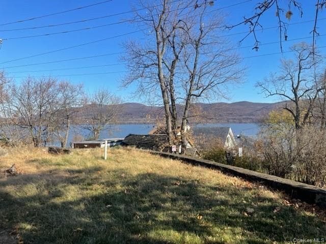 Building Photo - 6 Union Ave