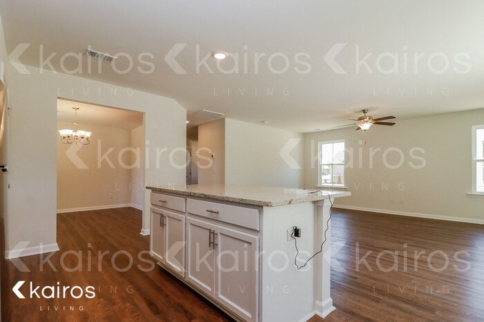 Building Photo - 247 Western Red Cedar Dr
