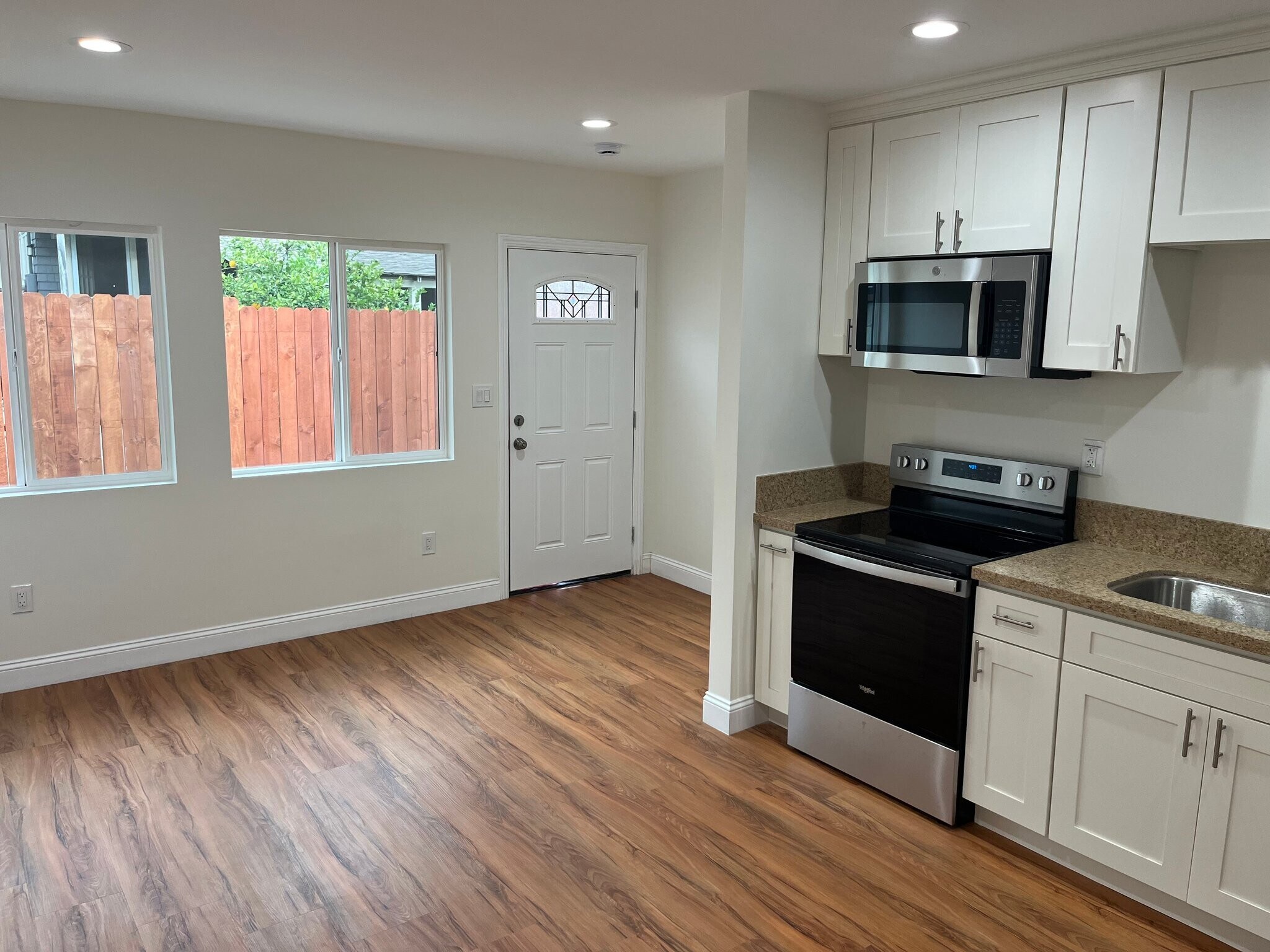 Building Photo - 158 N Canyon Blvd