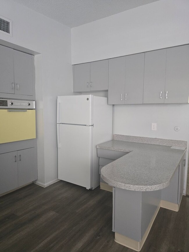 Building Photo - 3507 E 3rd St