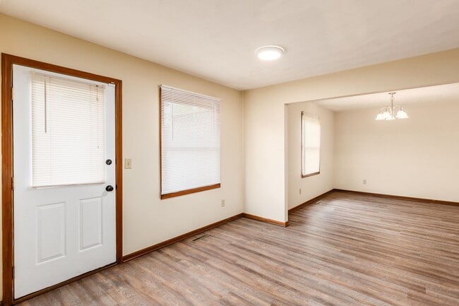 Building Photo - 8287 Talia Ct