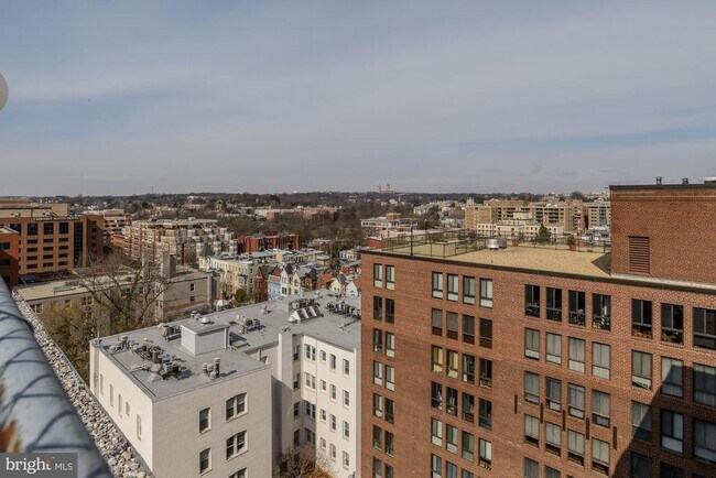 Building Photo - 1260 21st St NW