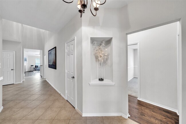 Building Photo - 1911 Mound Lake Dr