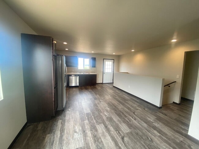 Building Photo - 5 BED | 2 BATH | DOUBLE GARAGE | RAPID VALLEY