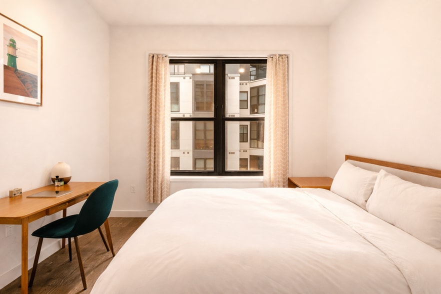 Building Photo - 800 Embassy Dr