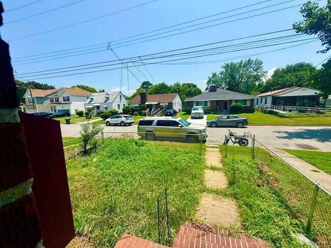 Building Photo - Owner Financing / Easy Path To Being A Homeowner