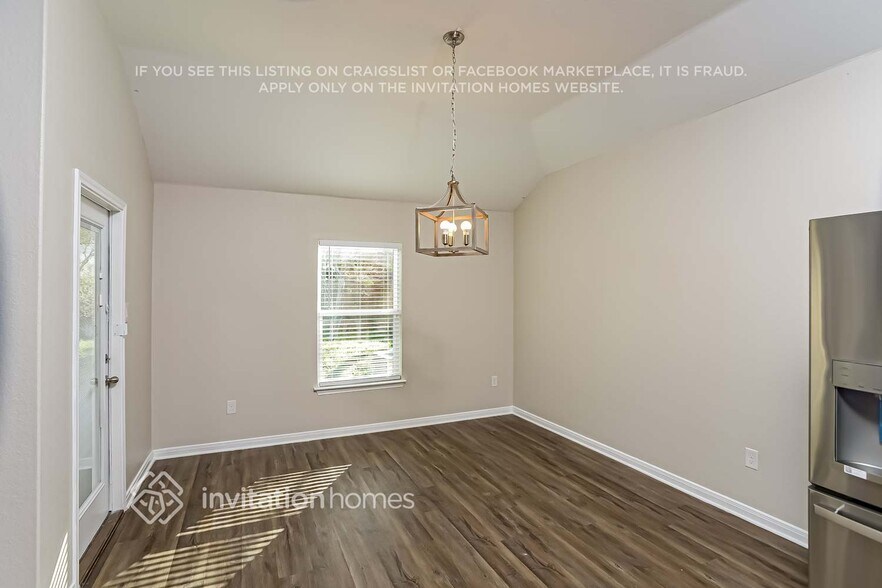 Building Photo - 8002 Bluewater Cove