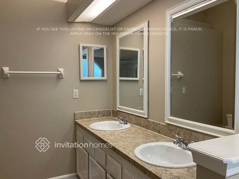 Building Photo - 12243 Mantle Dr