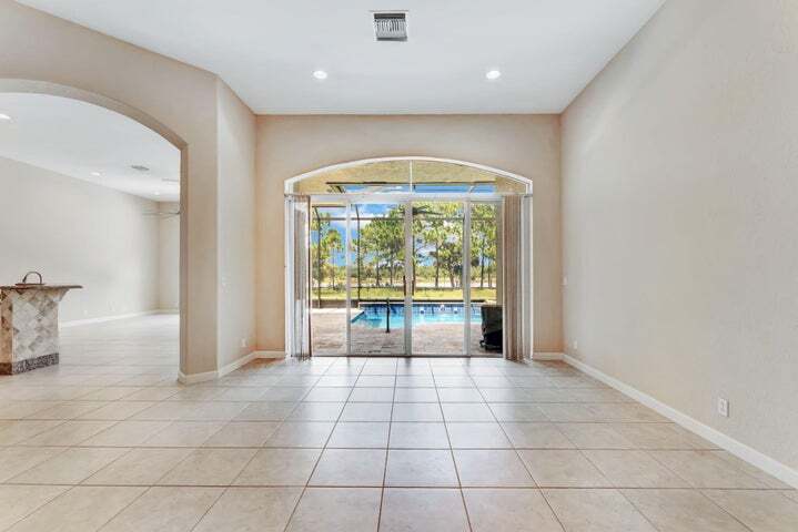 Building Photo - 8345 Pine Cay