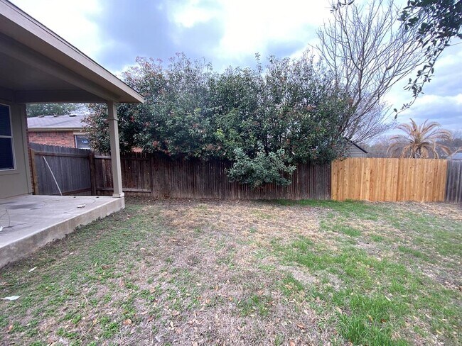 Building Photo - 258 Western Dr