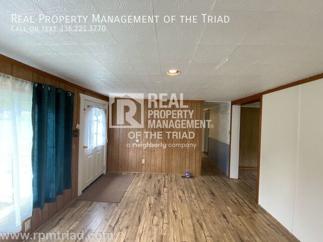 Building Photo - 2BR/1BA in Hamptonville on about 2 acres