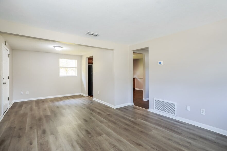 Building Photo - 5816 Sonora Dr W