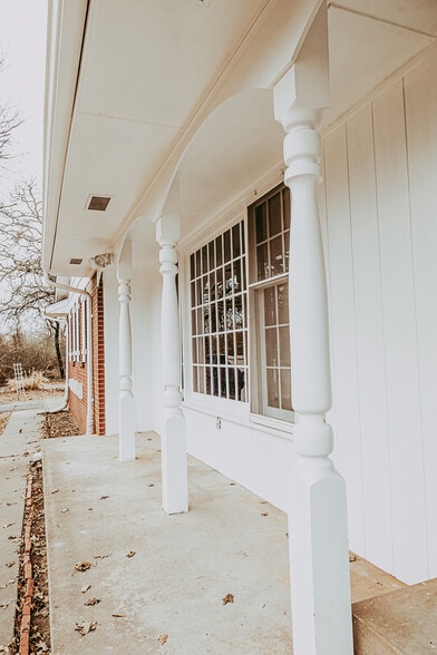 Front Porch - 5331 Indian Hill Rd