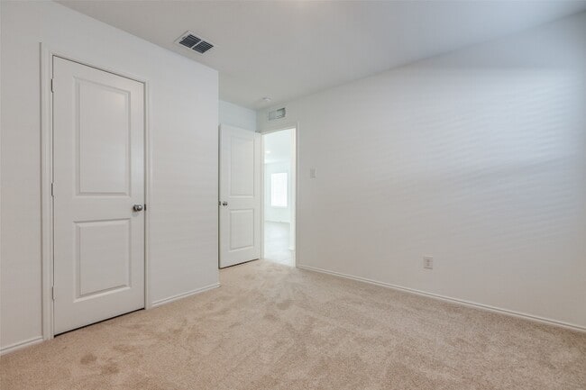 Building Photo - 9213 Grackle Pl