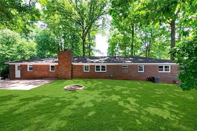 Building Photo - 3979 Potomac Dr NW