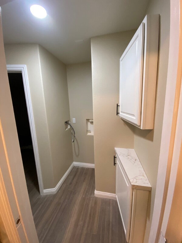 Building Photo - 1044 Circle
