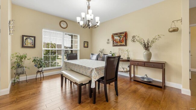 Building Photo - 303 Gateview Dr