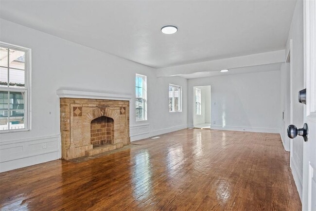 Building Photo - 609 SW 30th St