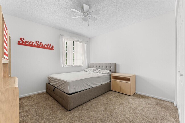 Building Photo - 7061 Chesapeake Cir