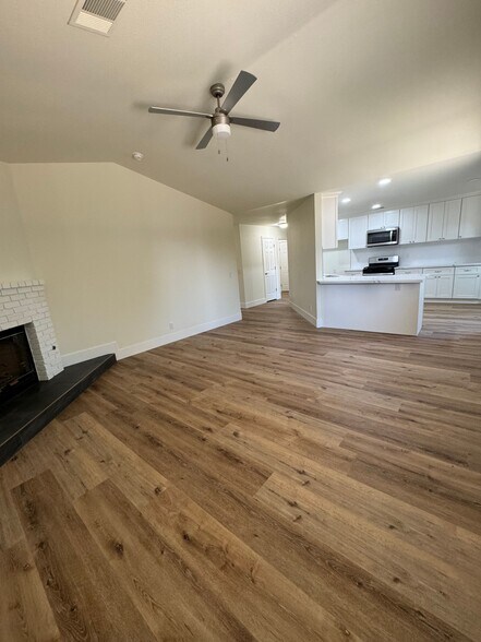 Building Photo - 1024 Michelle Ct