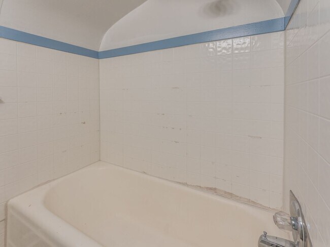 Building Photo - 3 Bedroom 2 Bath home in Shawnee!