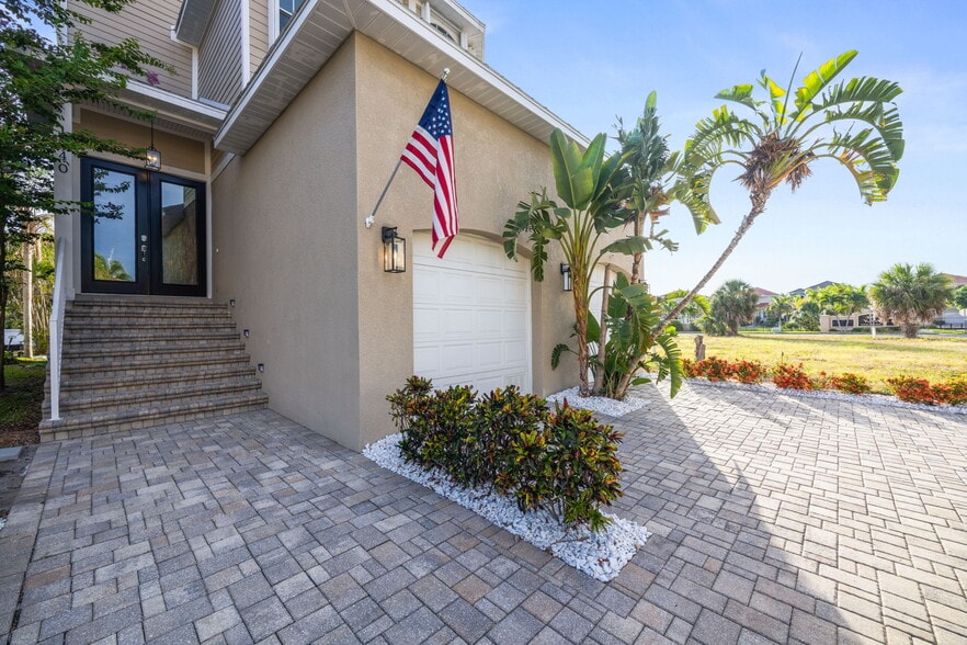 Building Photo - 1340 Apollo Beach Blvd S