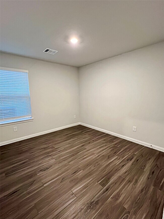 Building Photo - 13341 Burbot Dr