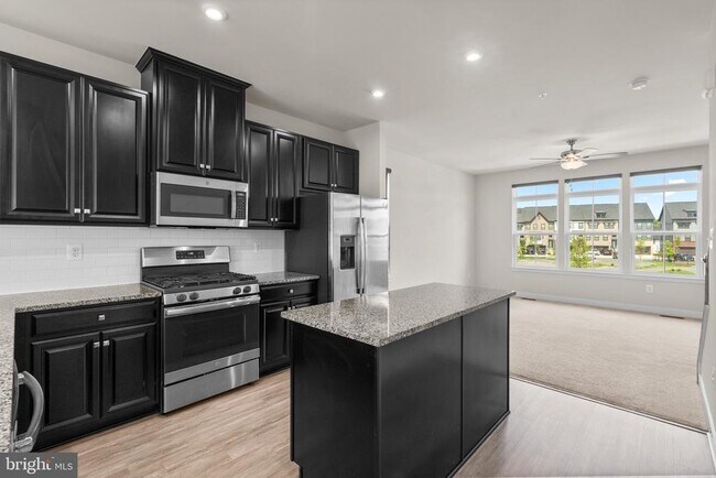 Building Photo - 7735 Steatite Ln