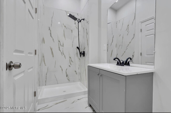 Building Photo - 1034 Zircon Dr