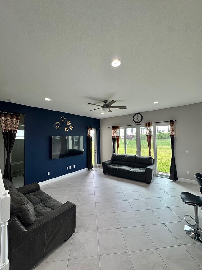 Building Photo - 5530 Macoon Wy