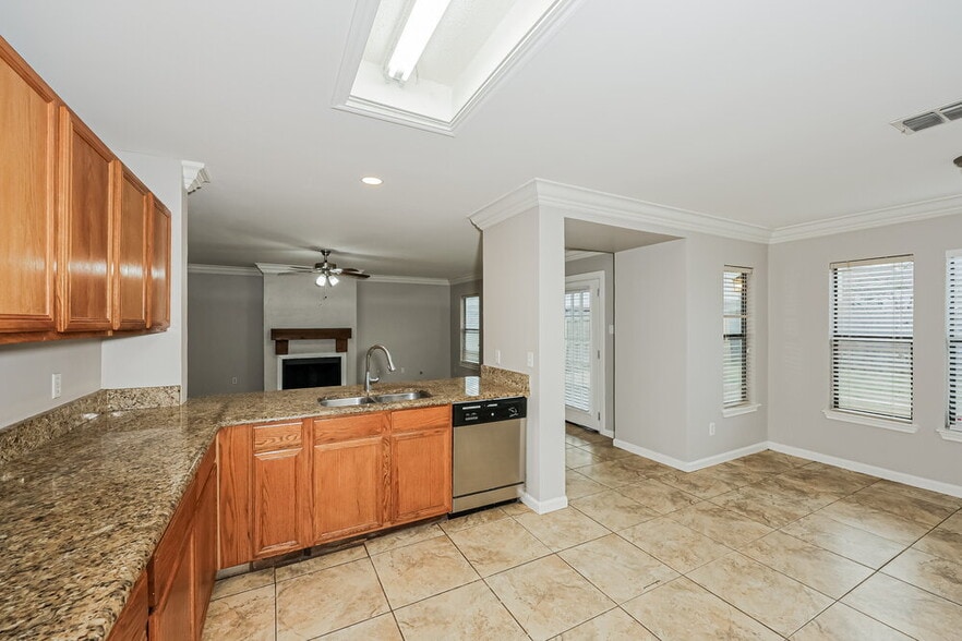 Building Photo - 3149 Pine Valley Dr