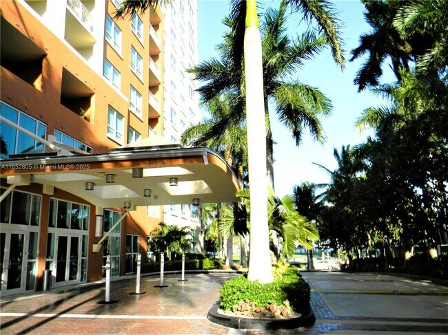 Building Photo - 2001 Biscayne Blvd