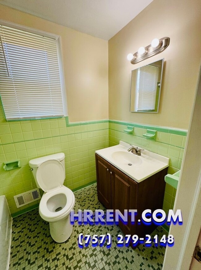 Building Photo - Beautiful 3 Bedroom 2.5 Bathroom Ranch Style Home located in the Northside area of Norfolk!