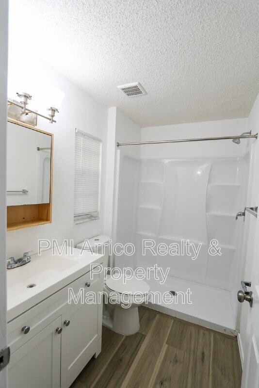 Building Photo - 3253 Bloomingdale Villas Ct
