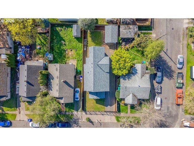 Building Photo - Bright Open-Concept Home with Vaulted Ceilings, Private Primary Suite & Stylish Modern Finishes