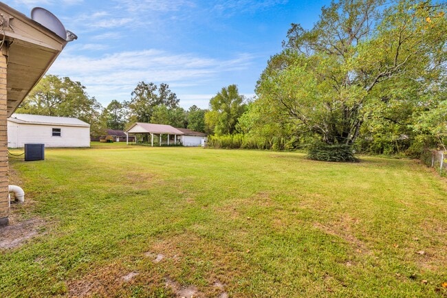 Building Photo - 9701 MS-613