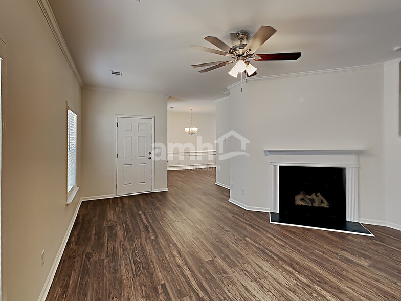 Building Photo - 633 Sunflower Dr