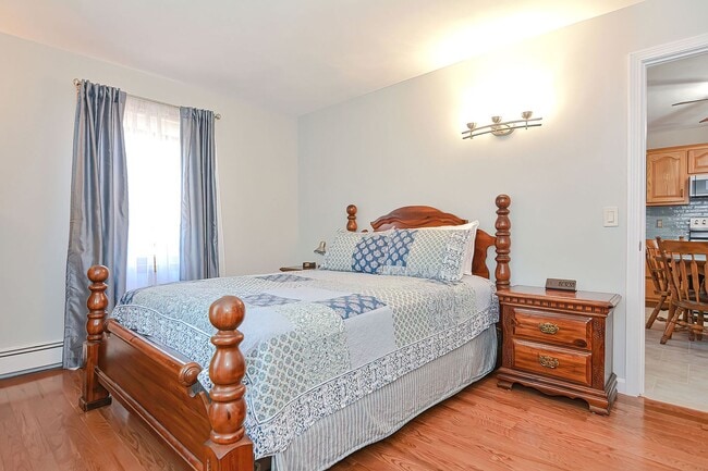 Building Photo - Winter rental: Dot's Place- (Utilities Inc...