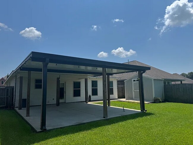 Building Photo - 1338 Shadow Bluff Dr