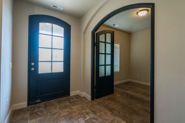 Building Photo - Stunning Home with 4 beds/2.5 baths and 3-Car Garage in Mulberry Estates
