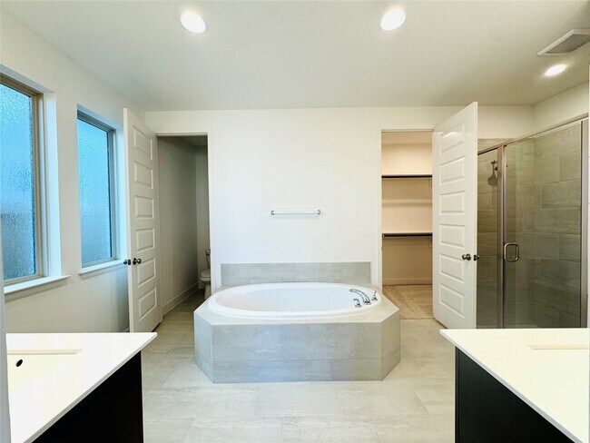 Building Photo - 4418 Noah Grv Ln