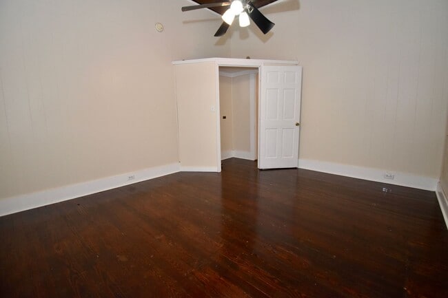 Building Photo - Updated 4 Bedroom Home Close to Tech!