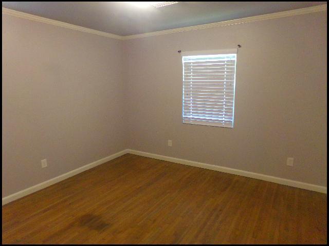 Building Photo - 305 W I Ave