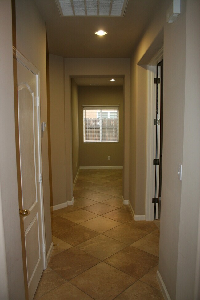 Building Photo - 12606 Willowdale Dr