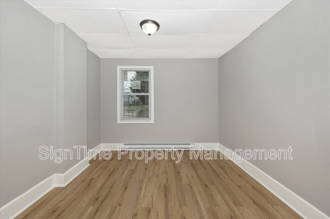 Building Photo - 114 N Conococheague St