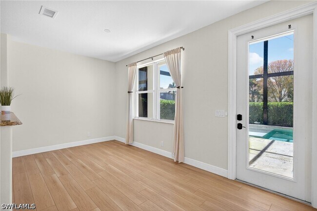 Building Photo - 9734 Silvercreek Ct